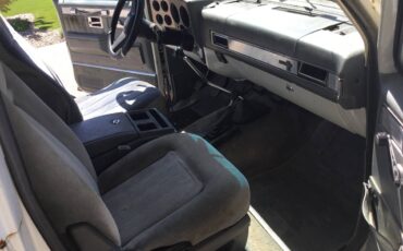Chevrolet-K5-blazer-1987-white-5