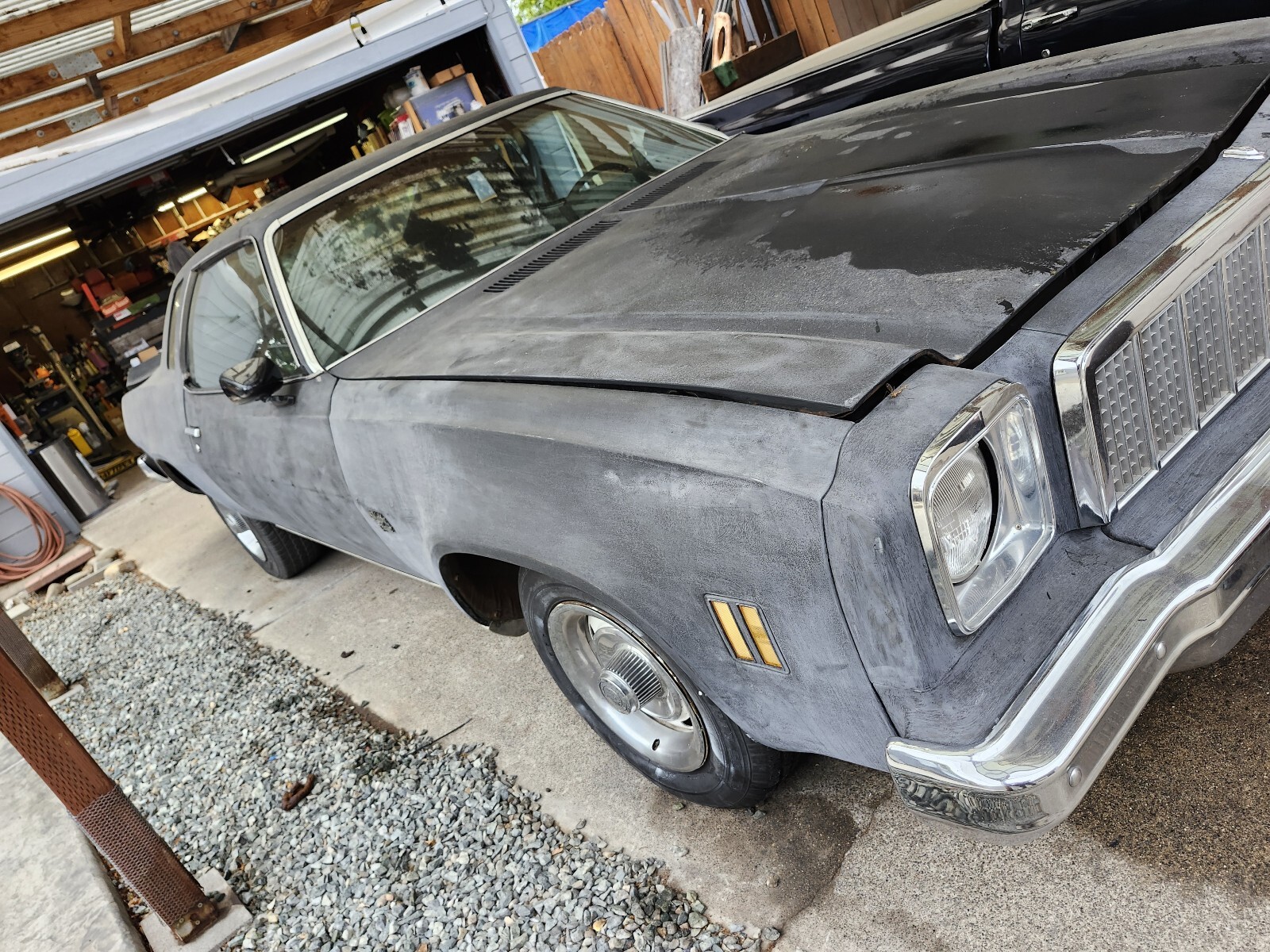 Chevrolet-Malibu-1975-1