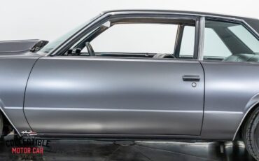 Chevrolet-Malibu-1978-Coupe-32