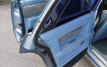 Chevrolet-Malibu-1978-Wagon-17