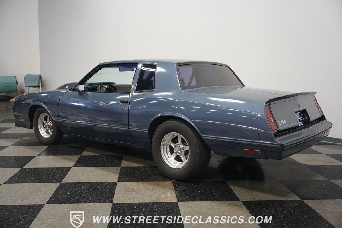 Chevrolet-Monte-Carlo-1984-Coupe-10