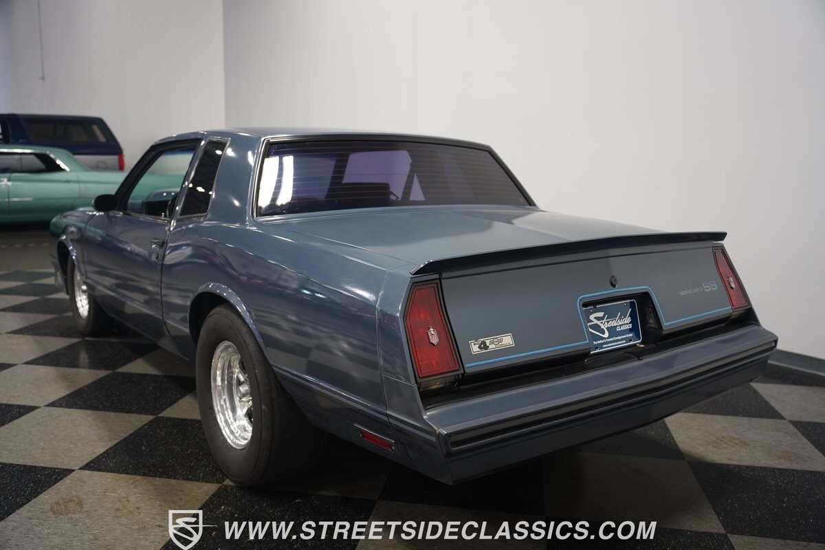 Chevrolet-Monte-Carlo-1984-Coupe-11