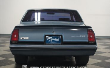Chevrolet-Monte-Carlo-1984-Coupe-12