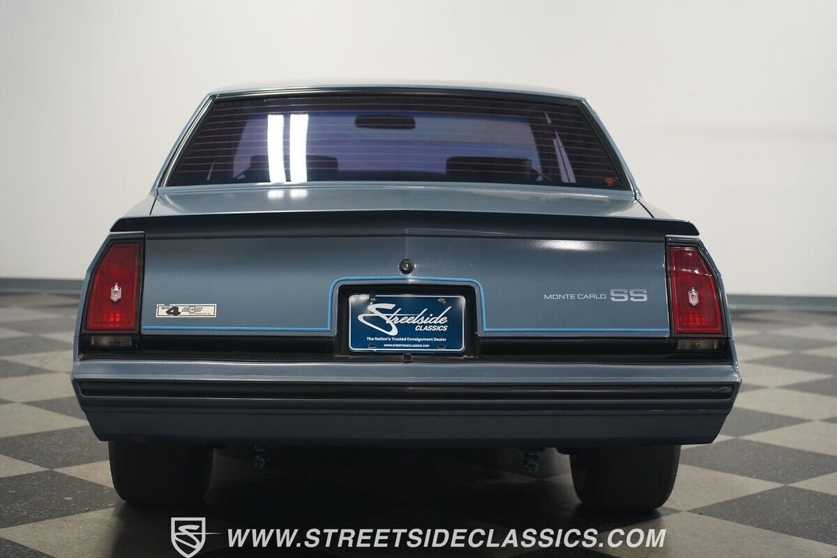 Chevrolet-Monte-Carlo-1984-Coupe-12