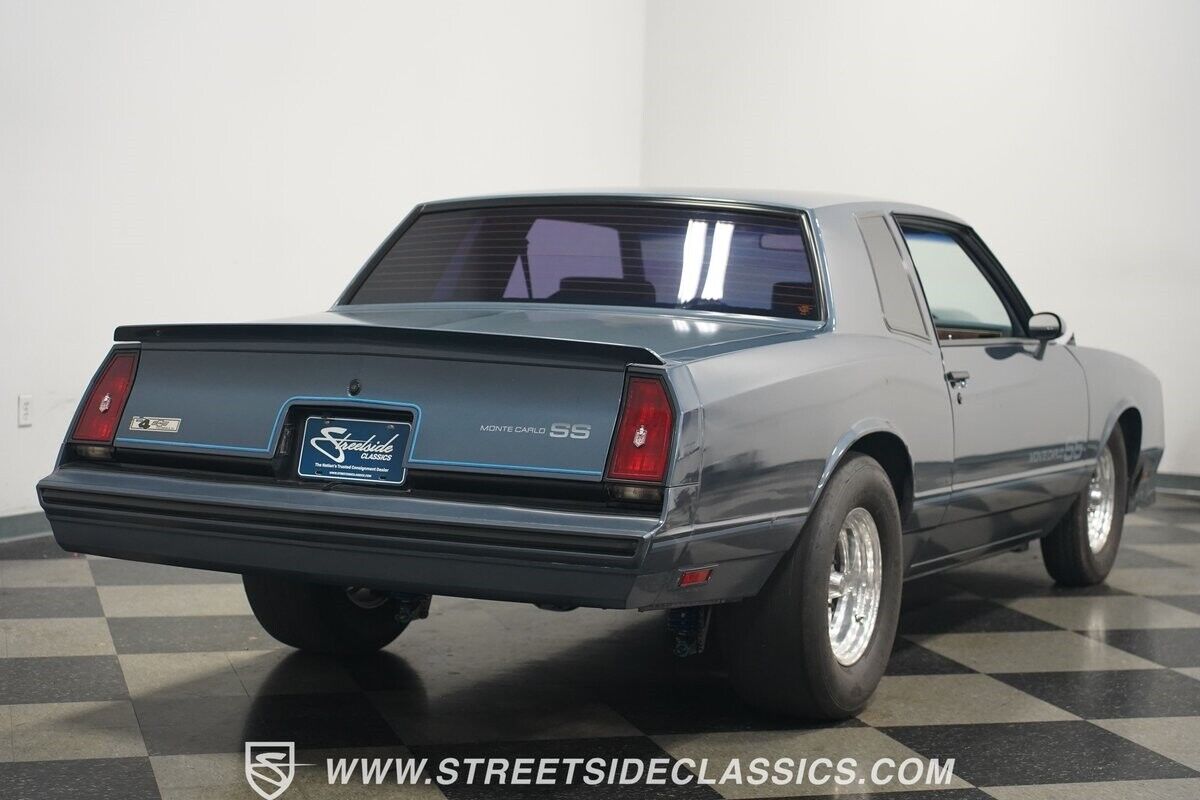 Chevrolet-Monte-Carlo-1984-Coupe-13