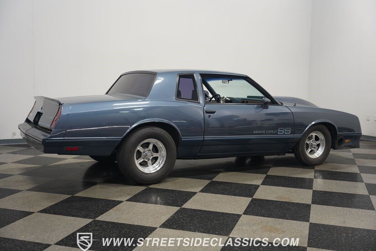 Chevrolet-Monte-Carlo-1984-Coupe-15