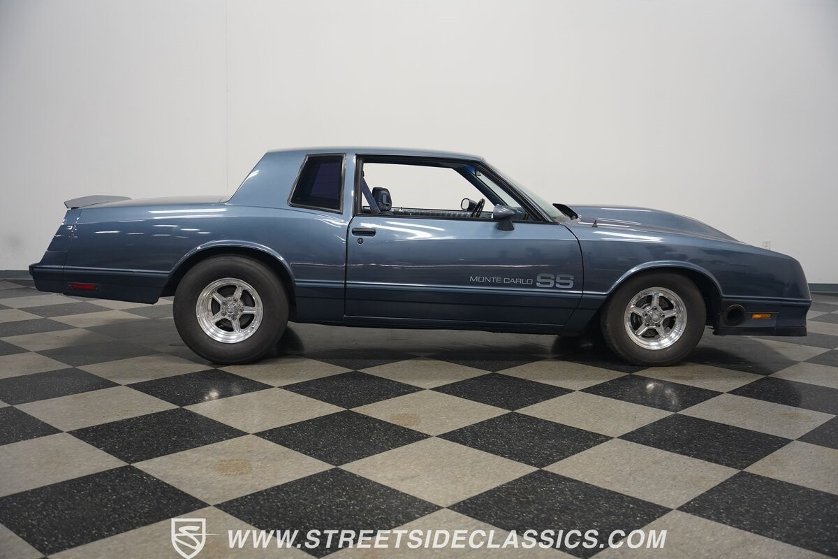 Chevrolet-Monte-Carlo-1984-Coupe-16