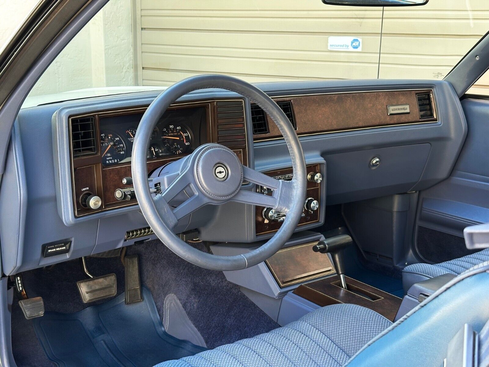 Chevrolet-Monte-Carlo-1984-Coupe-18