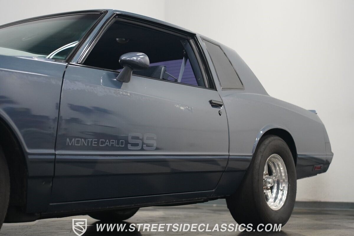 Chevrolet-Monte-Carlo-1984-Coupe-25