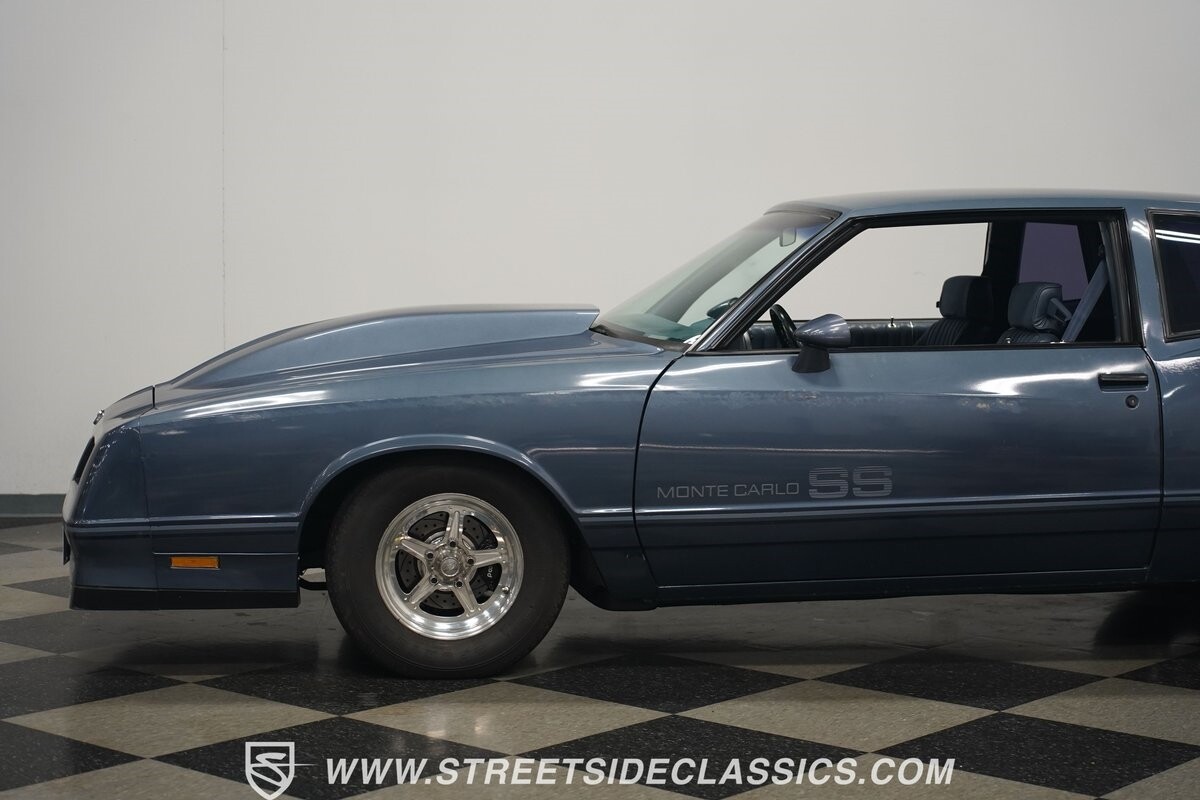 Chevrolet-Monte-Carlo-1984-Coupe-26