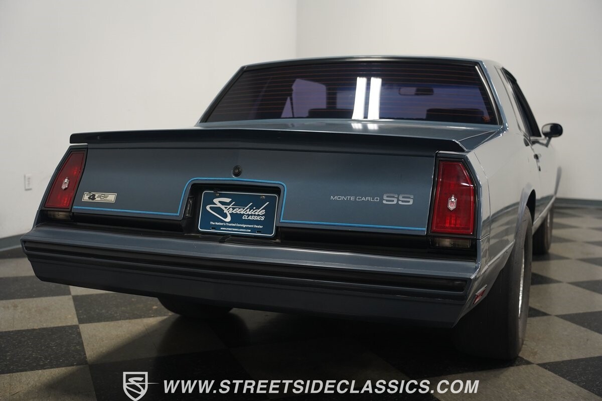 Chevrolet-Monte-Carlo-1984-Coupe-30