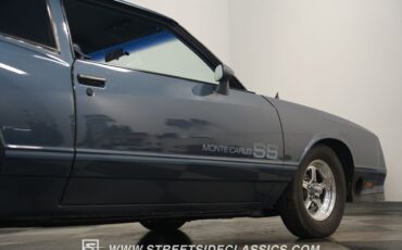 Chevrolet-Monte-Carlo-1984-Coupe-32