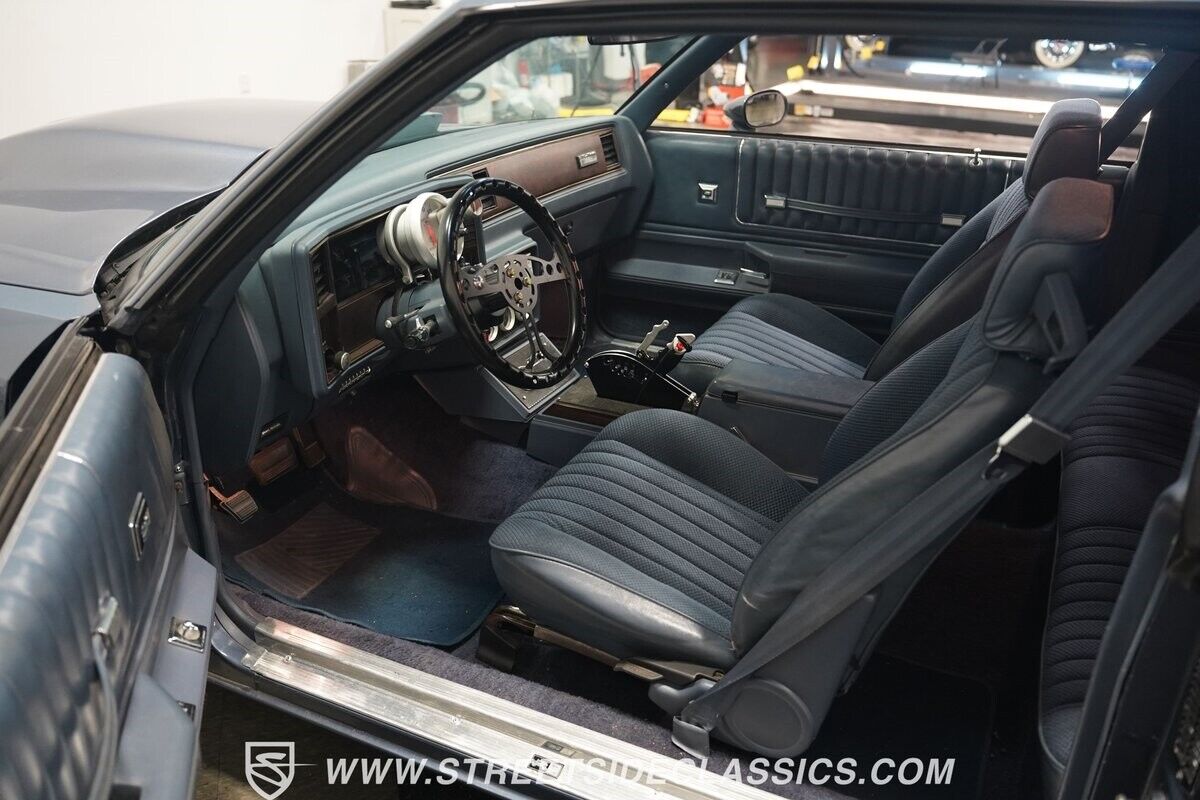 Chevrolet-Monte-Carlo-1984-Coupe-4