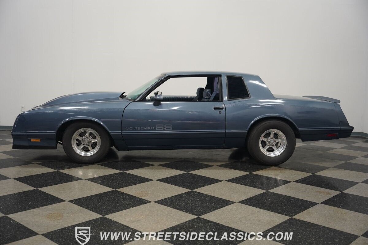 Chevrolet-Monte-Carlo-1984-Coupe-8