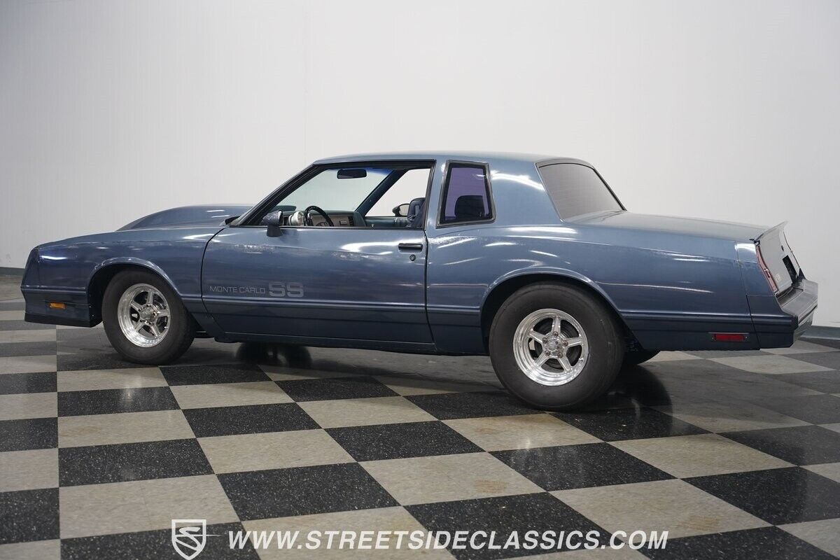 Chevrolet-Monte-Carlo-1984-Coupe-9