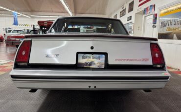 Chevrolet-Monte-Carlo-1985-Coupe-15