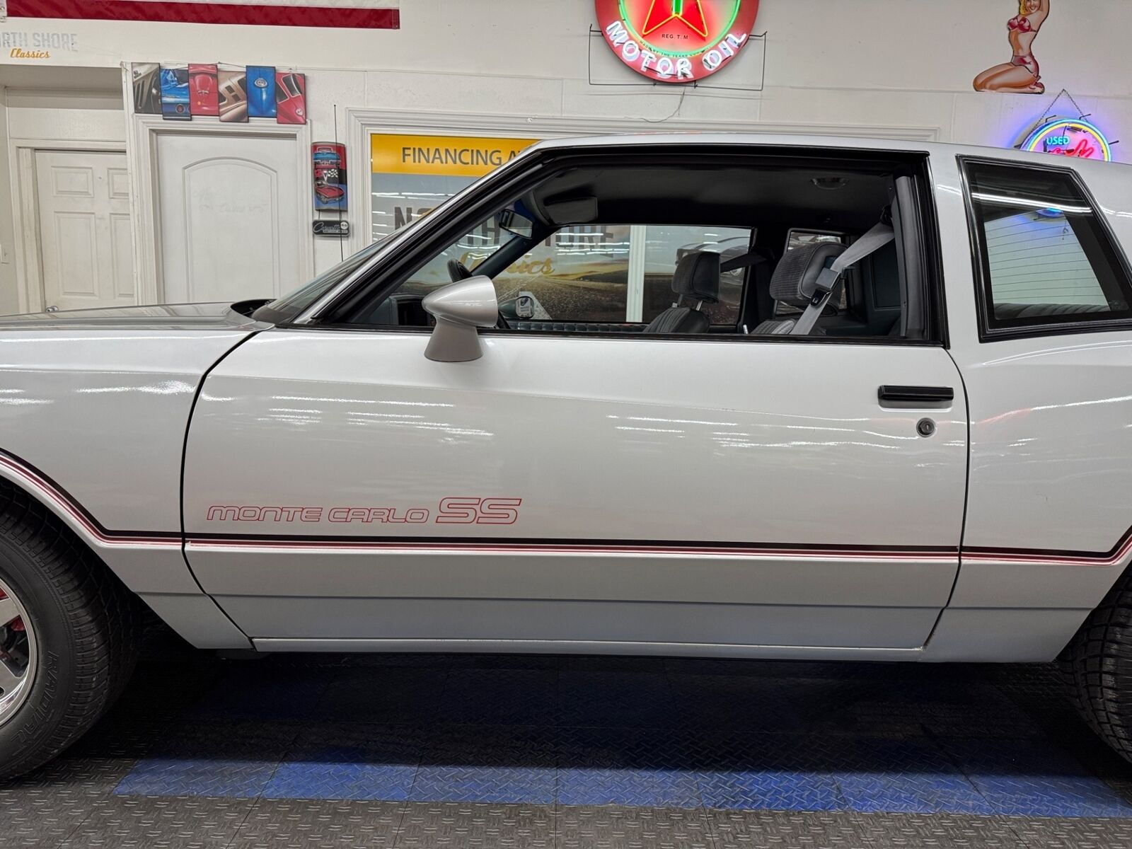Chevrolet-Monte-Carlo-1985-Coupe-17