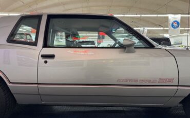 Chevrolet-Monte-Carlo-1985-Coupe-24