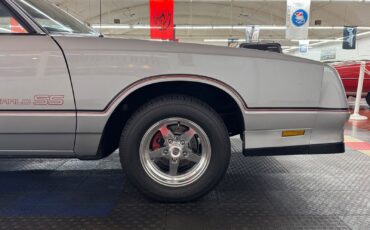 Chevrolet-Monte-Carlo-1985-Coupe-25
