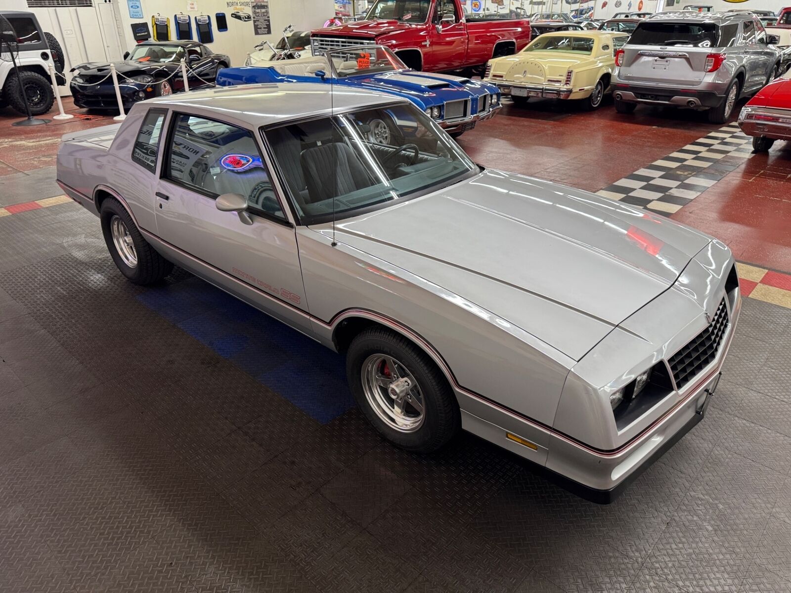 Chevrolet-Monte-Carlo-1985-Coupe-29