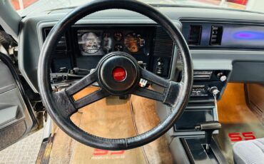 Chevrolet-Monte-Carlo-1985-Coupe-31