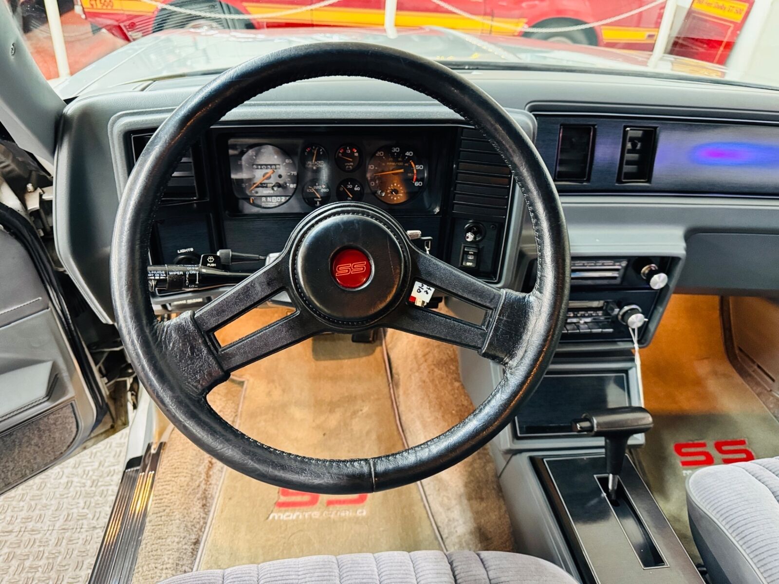 Chevrolet-Monte-Carlo-1985-Coupe-31