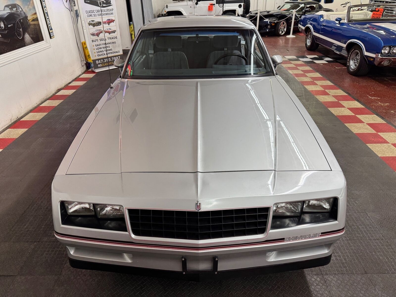 Chevrolet-Monte-Carlo-1985-Coupe-4