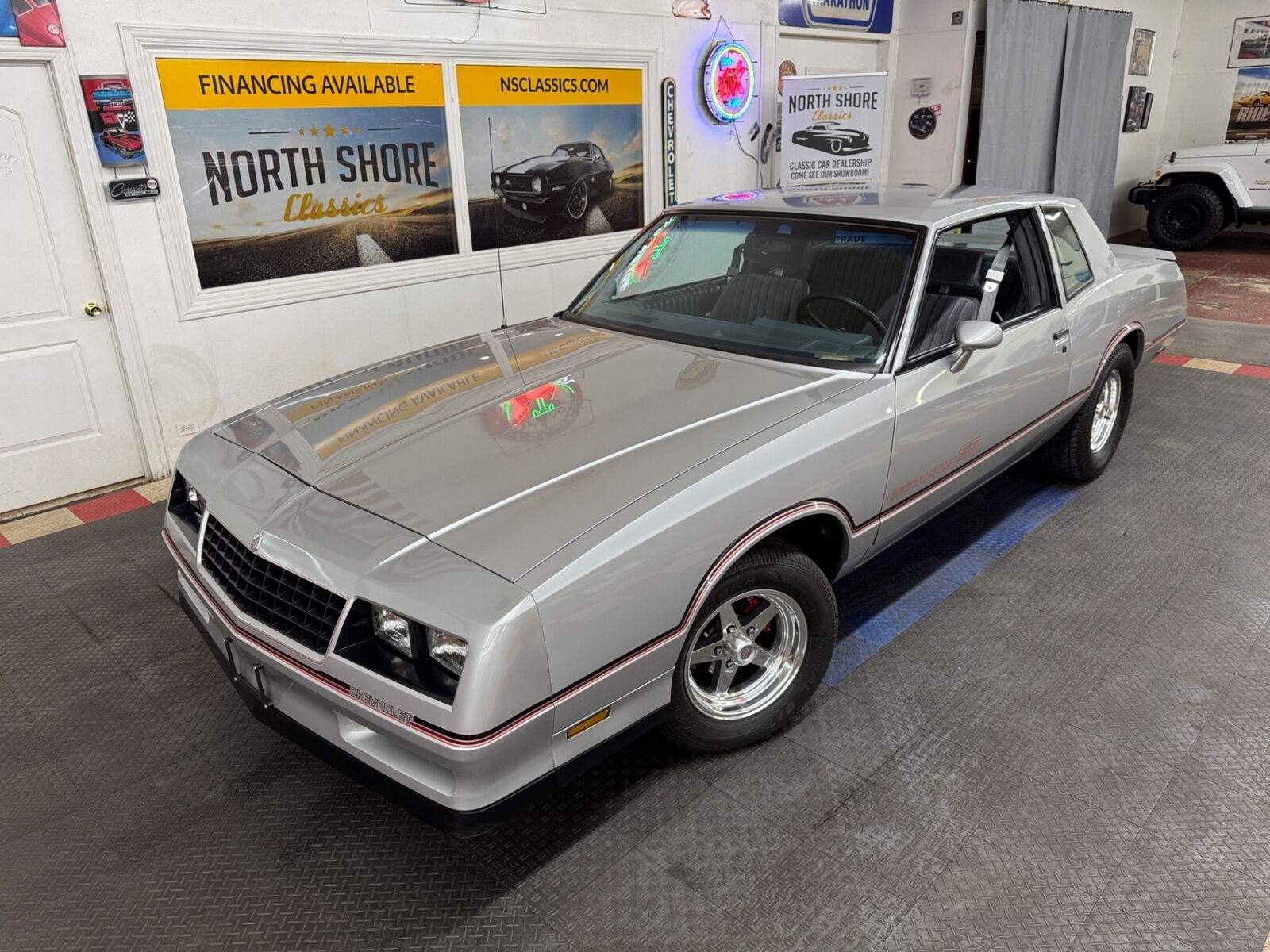 Chevrolet-Monte-Carlo-1985-Coupe