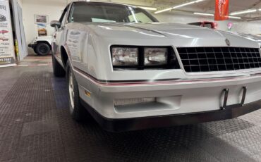 Chevrolet-Monte-Carlo-1985-Coupe-7