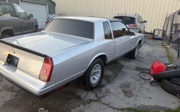 Chevrolet-Monte-Carlo-1986-Coupe-5