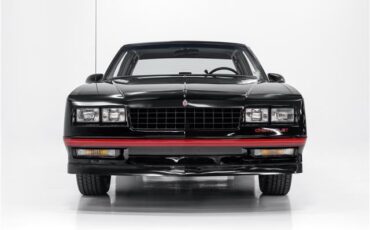 Chevrolet-Monte-Carlo-1987-2dr-Car-2