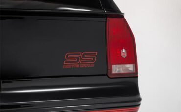 Chevrolet-Monte-Carlo-1987-2dr-Car-33