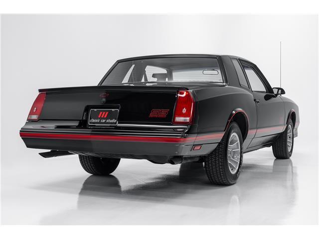 Chevrolet-Monte-Carlo-1987-2dr-Car-34