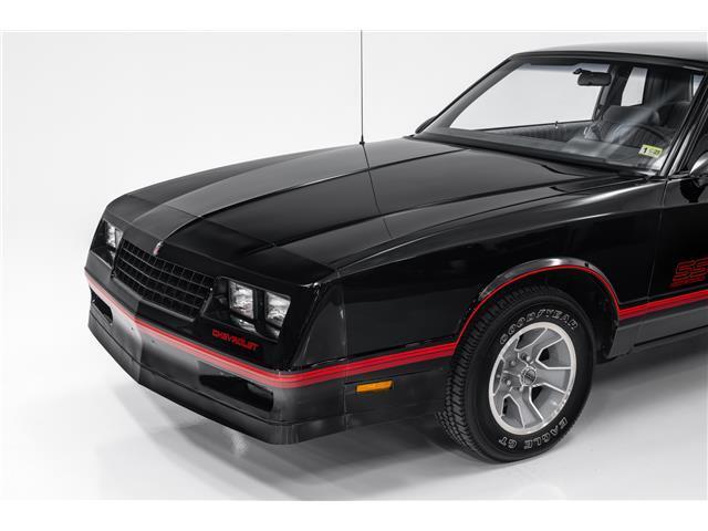 Chevrolet-Monte-Carlo-1987-2dr-Car-6