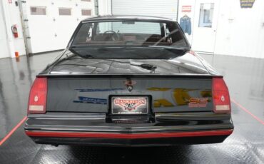 Chevrolet-Monte-Carlo-1988-Coupe-10
