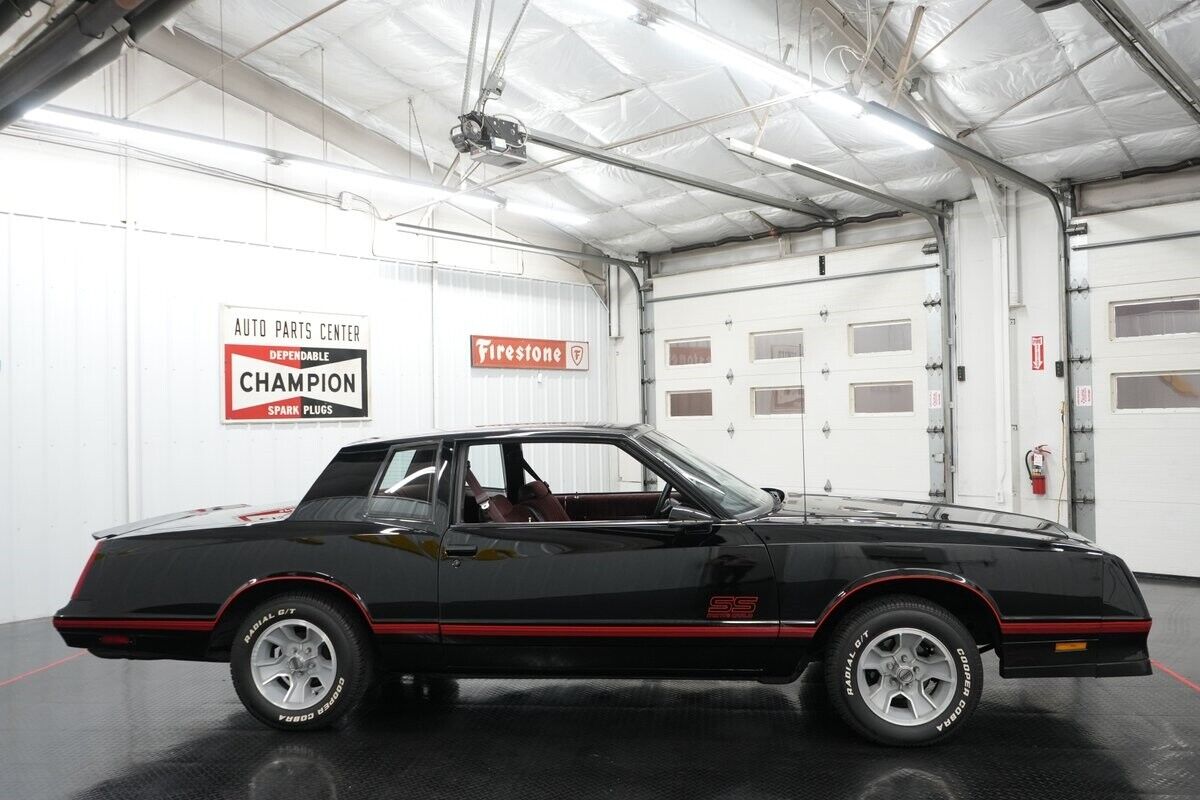 Chevrolet-Monte-Carlo-1988-Coupe-17