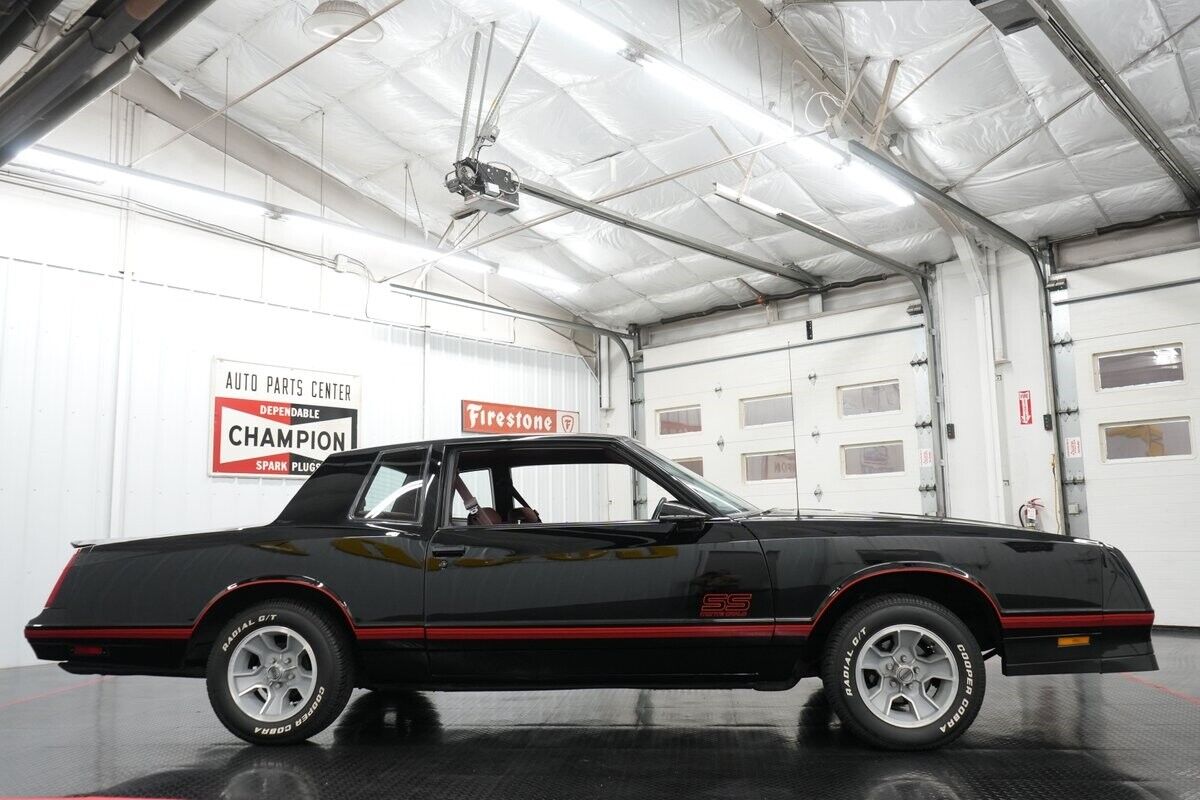Chevrolet-Monte-Carlo-1988-Coupe-18