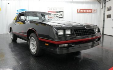 Chevrolet-Monte-Carlo-1988-Coupe-22