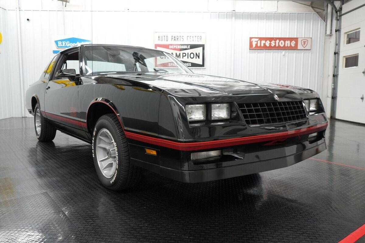 Chevrolet-Monte-Carlo-1988-Coupe-22