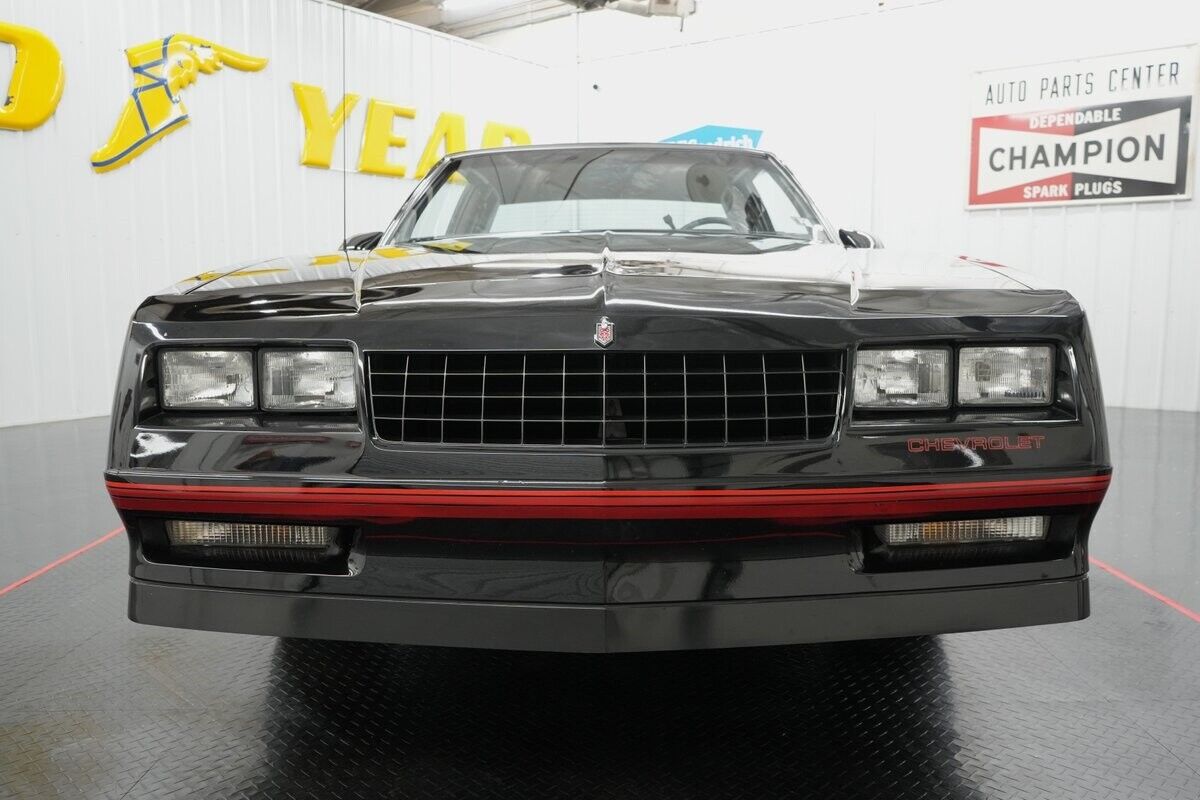Chevrolet-Monte-Carlo-1988-Coupe-28