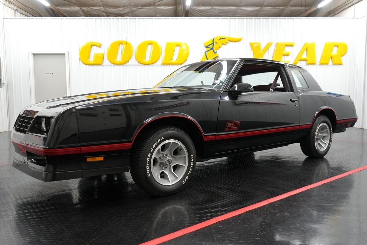 Chevrolet-Monte-Carlo-1988-Coupe-3