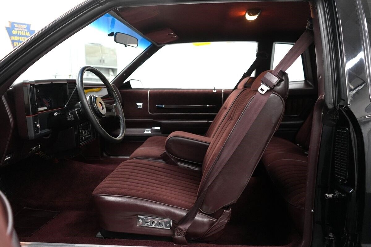 Chevrolet-Monte-Carlo-1988-Coupe-36