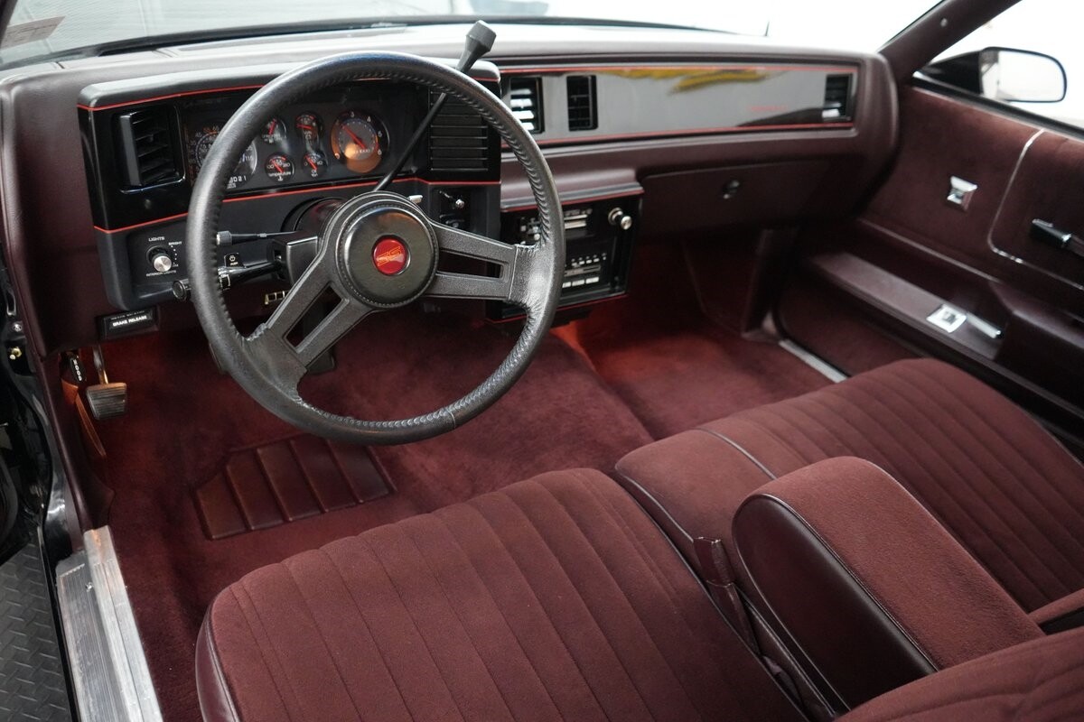 Chevrolet-Monte-Carlo-1988-Coupe-38
