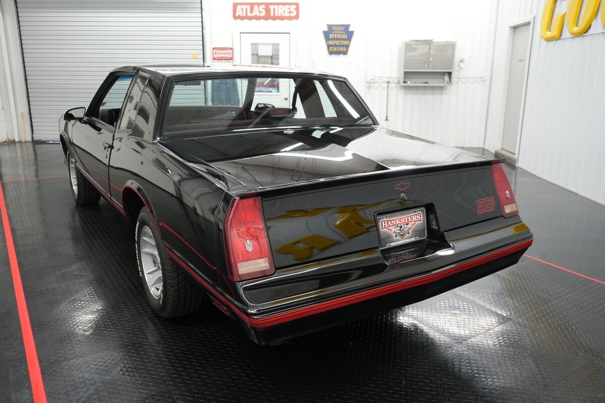 Chevrolet-Monte-Carlo-1988-Coupe-6