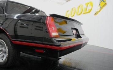 Chevrolet-Monte-Carlo-1988-Coupe-8