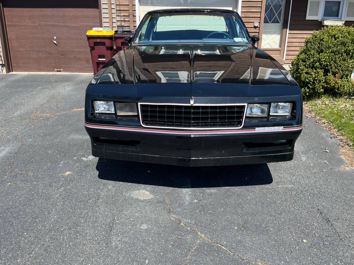 Chevrolet-Monte-carlo-ss-1984-black-2