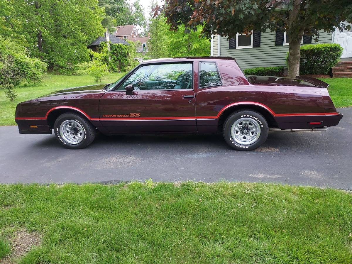 Chevrolet-Monte-carlo-ss-1985-red-2
