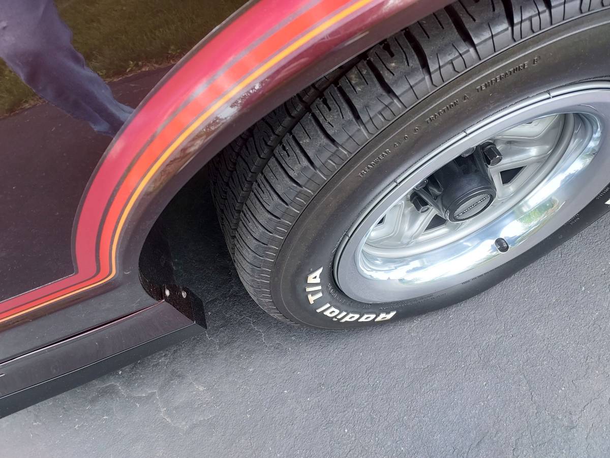 Chevrolet-Monte-carlo-ss-1985-red-4