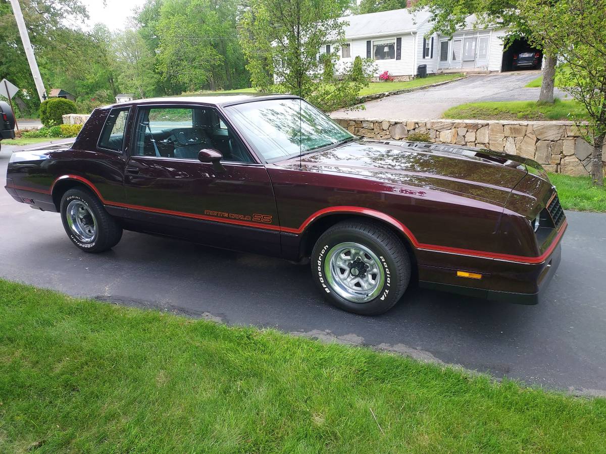 Chevrolet-Monte-carlo-ss-1985-red-5