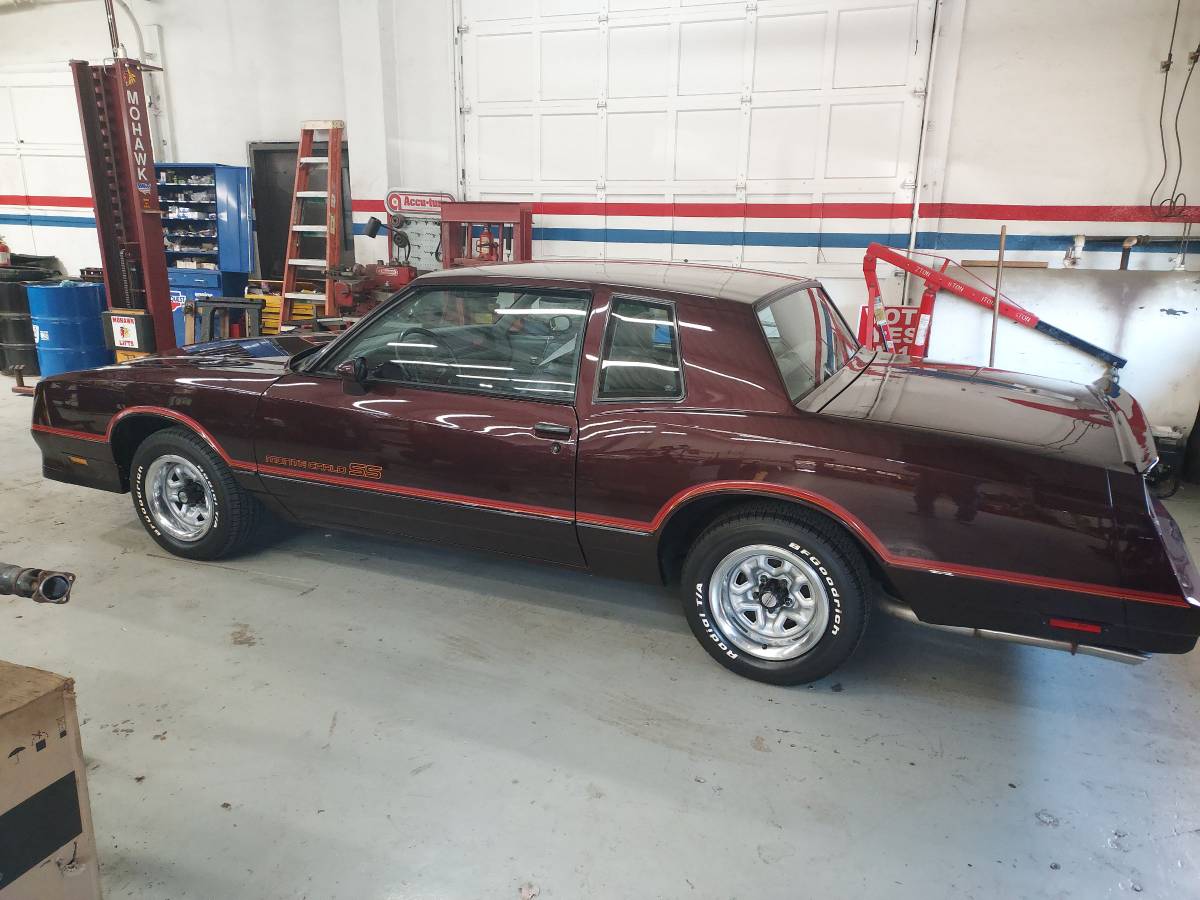 Chevrolet-Monte-carlo-ss-1985-red-9